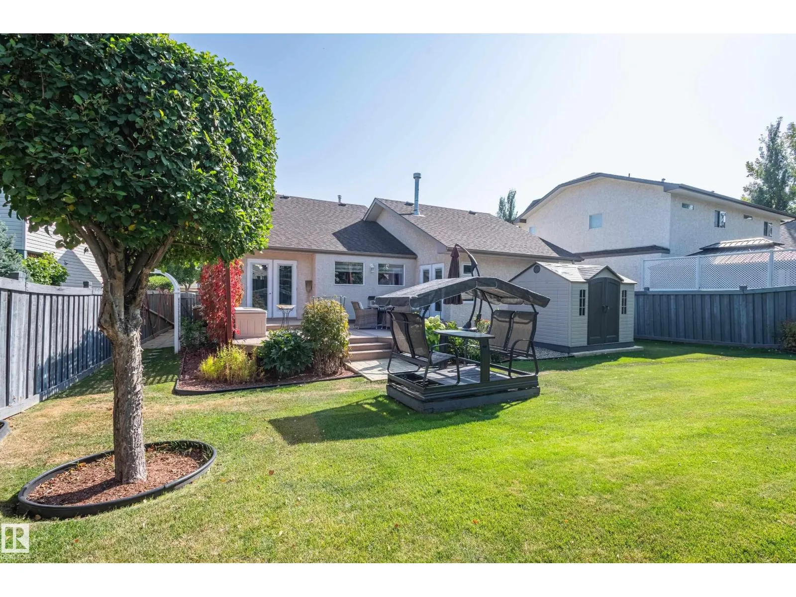28 OAKDALE PL