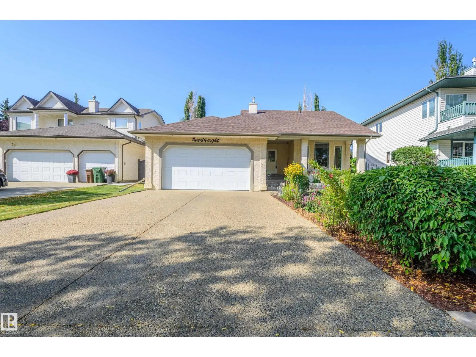 28 OAKDALE PL