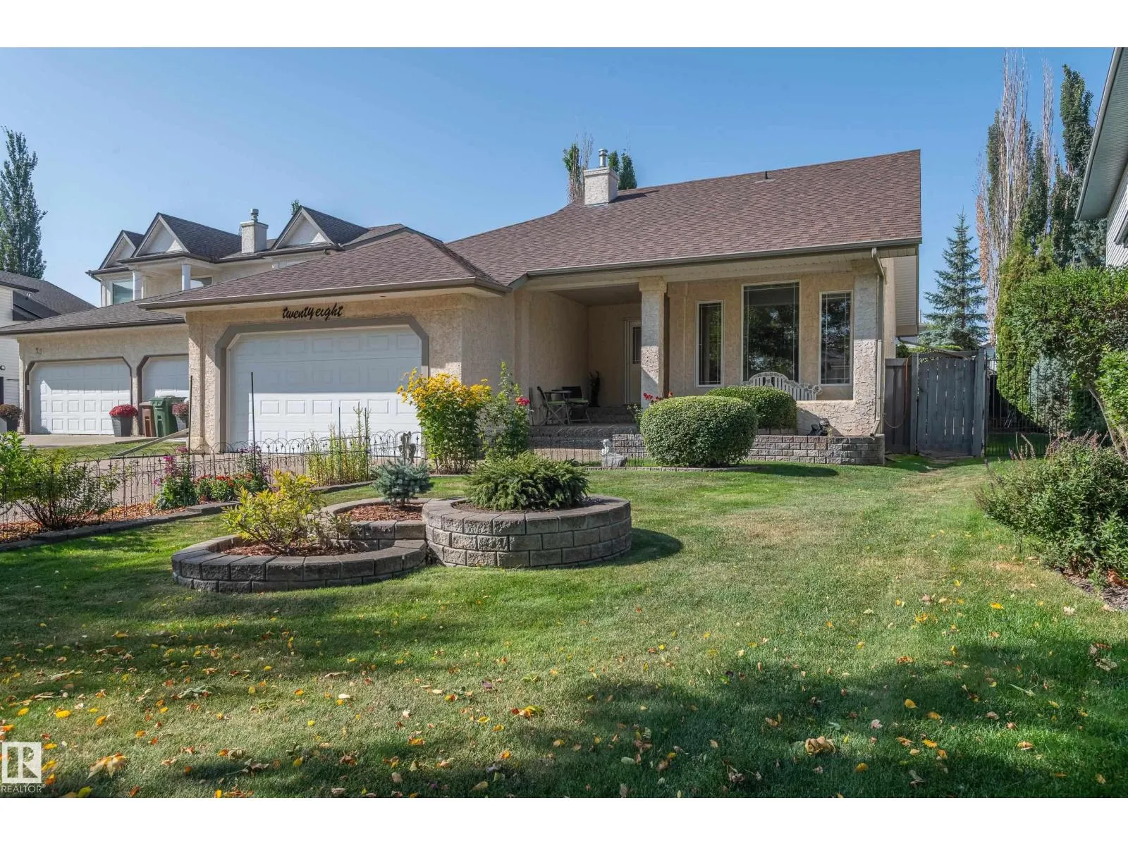 28 OAKDALE PL