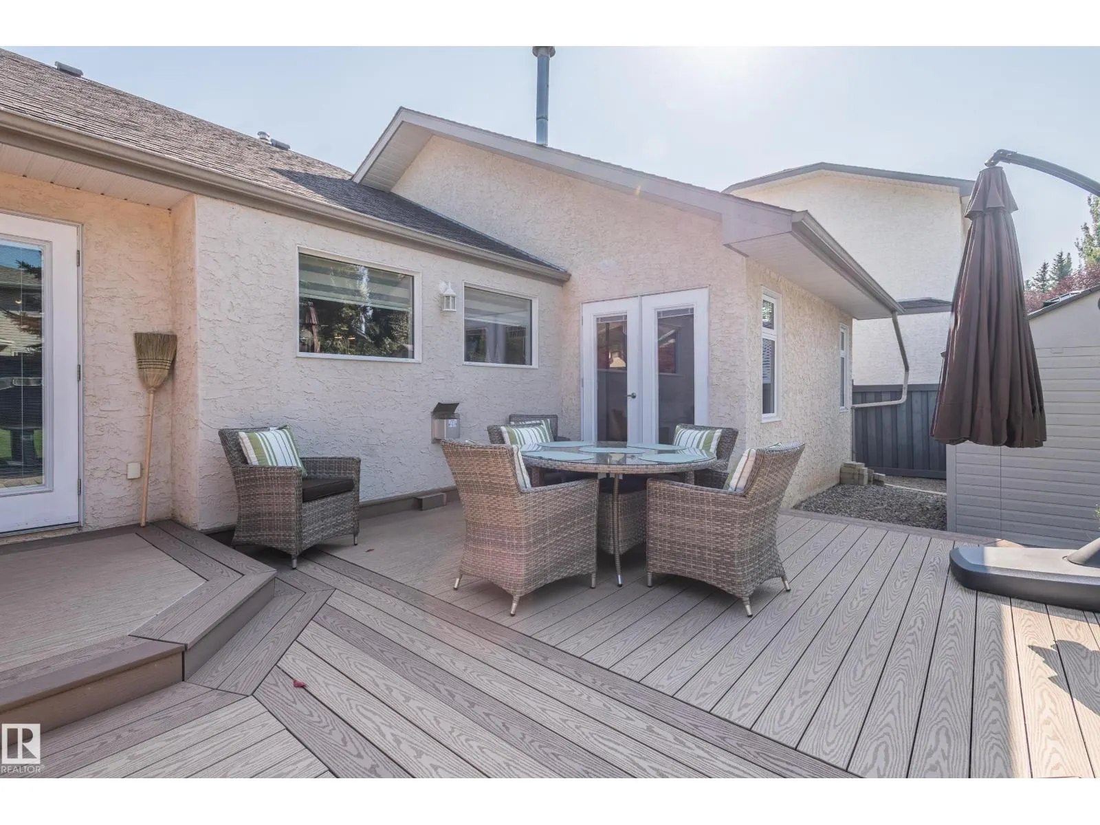 28 OAKDALE PL