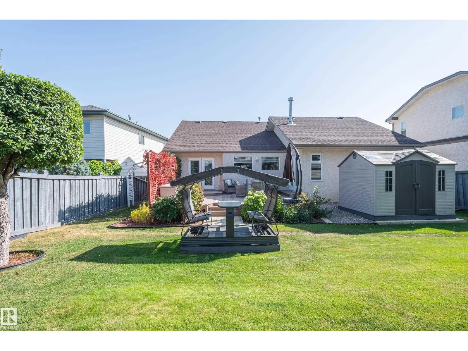 28 OAKDALE PL
