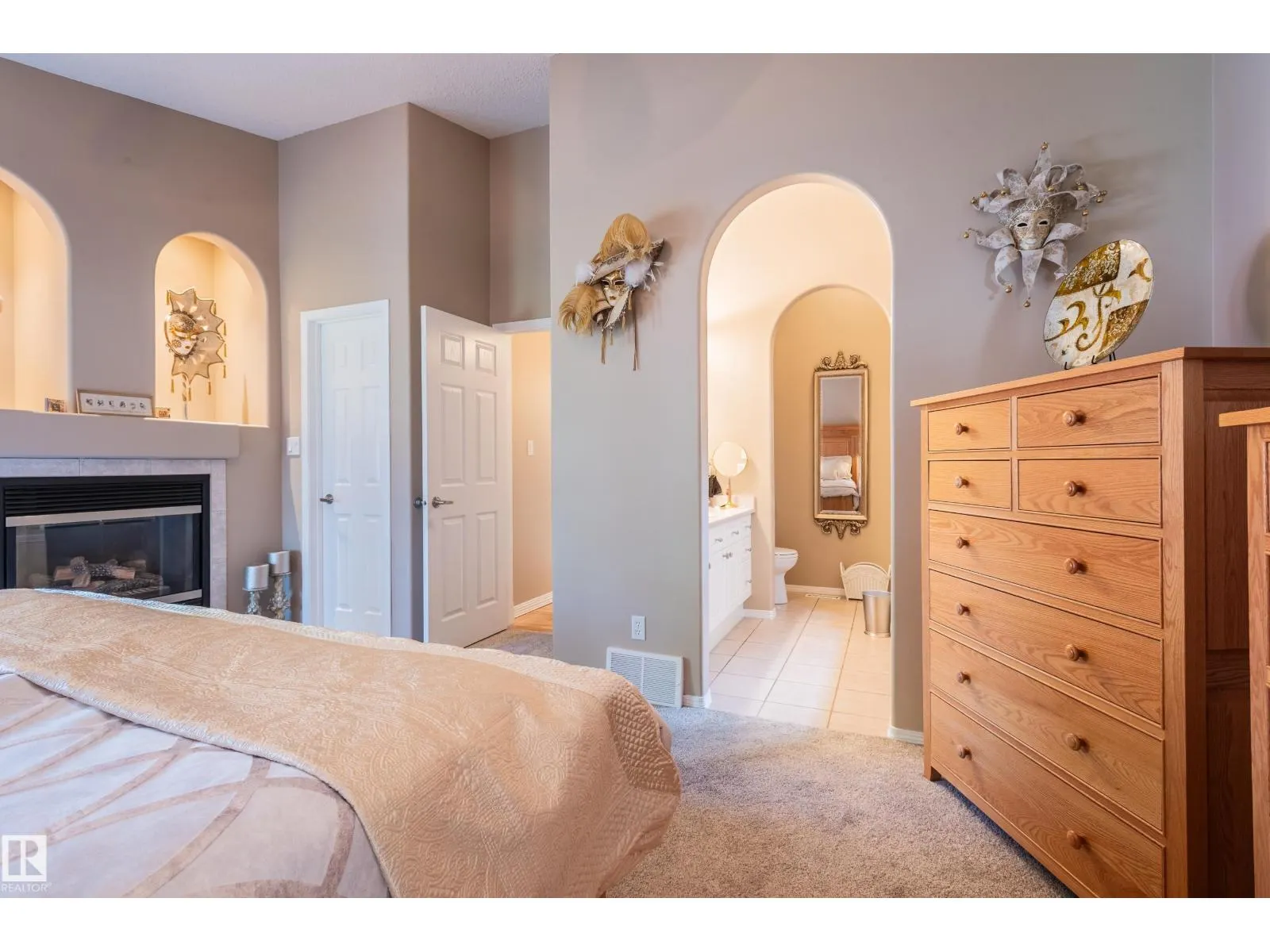 28 OAKDALE PL