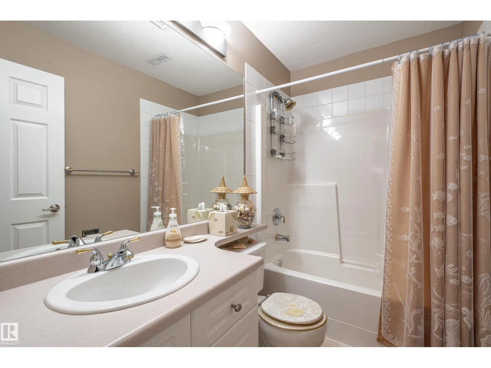 28 OAKDALE PL