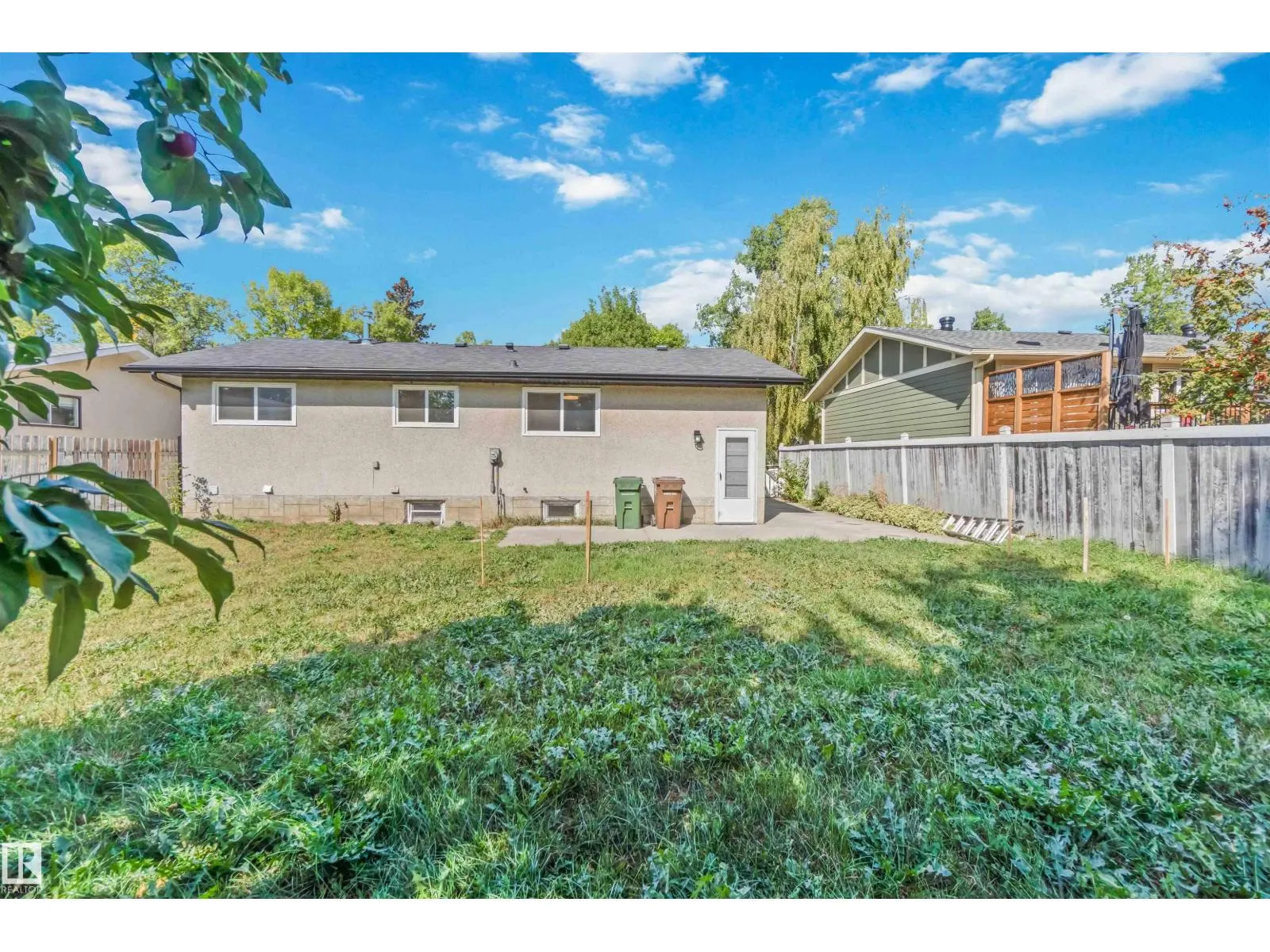 28 LINWOOD CR