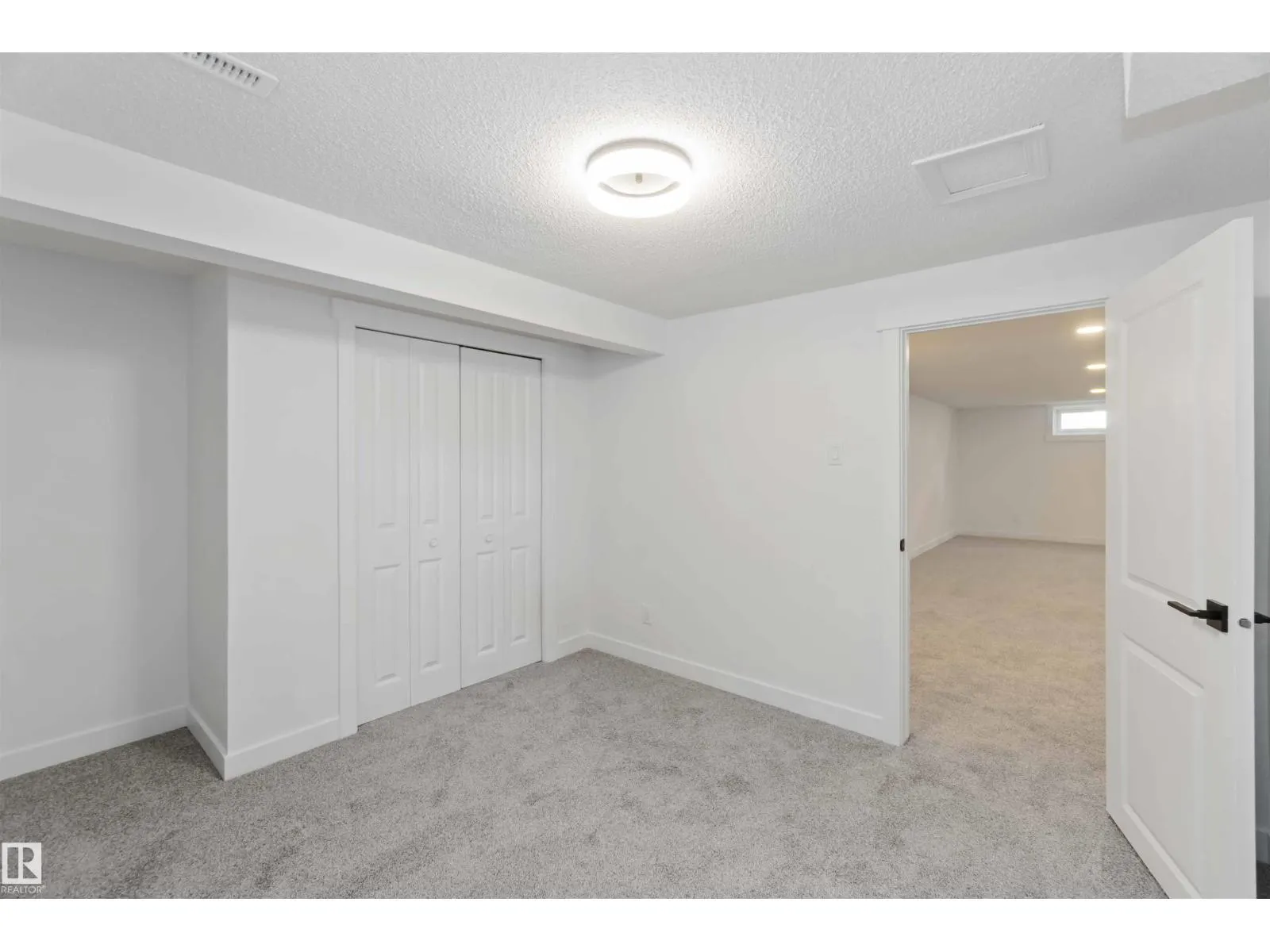 28 LINWOOD CR