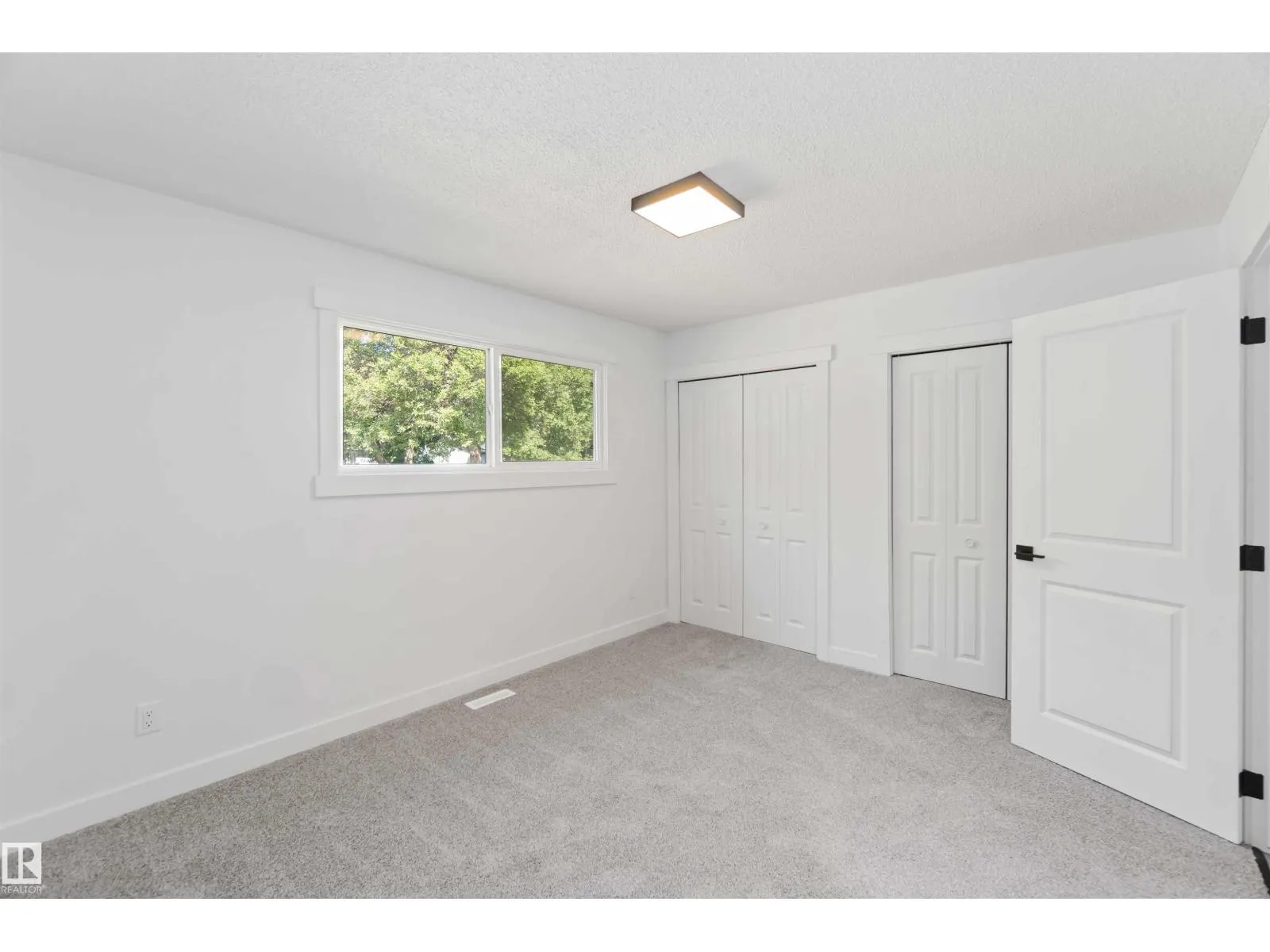 28 LINWOOD CR