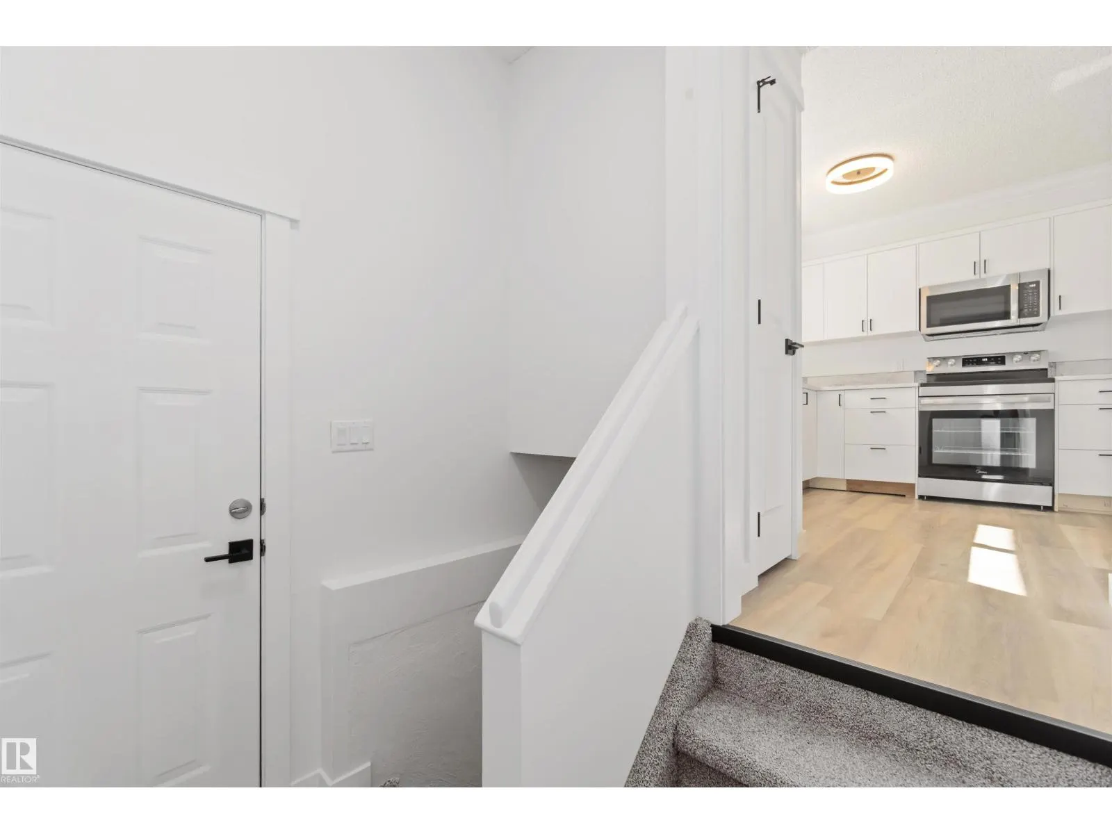 28 LINWOOD CR