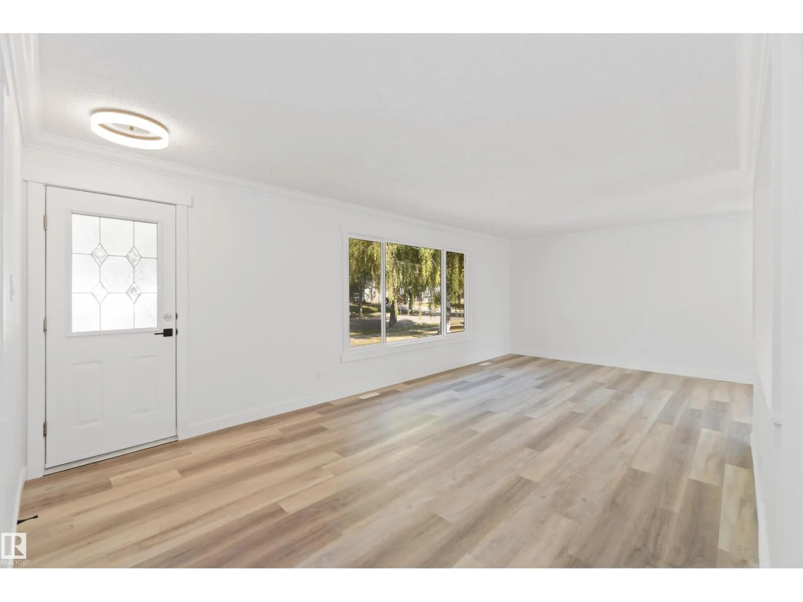 28 LINWOOD CR