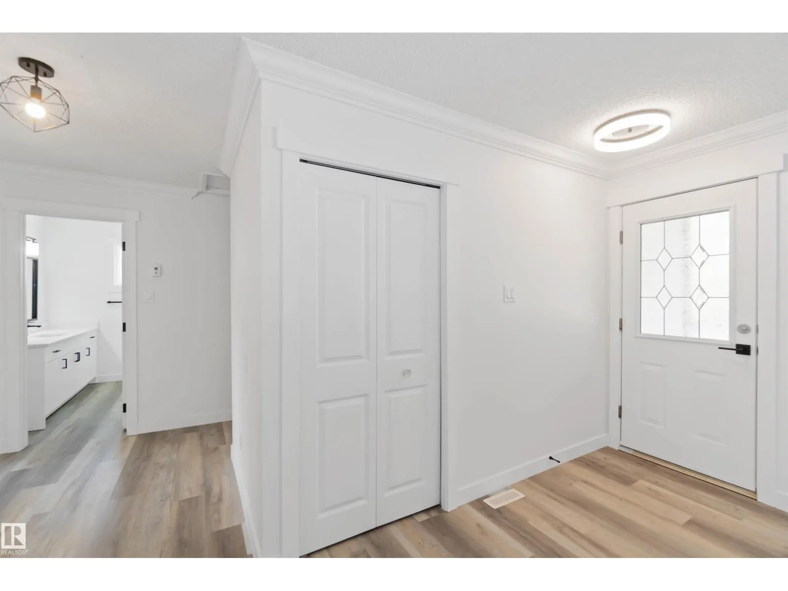 28 LINWOOD CR