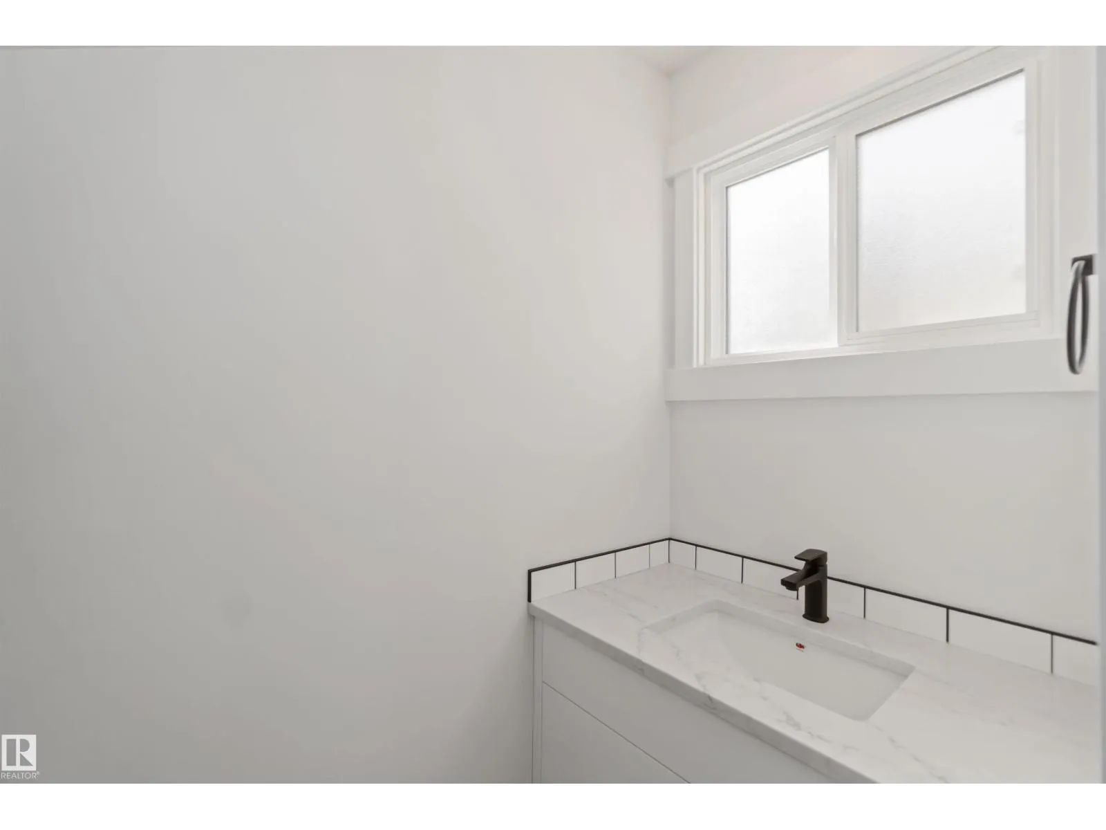 28 LINWOOD CR
