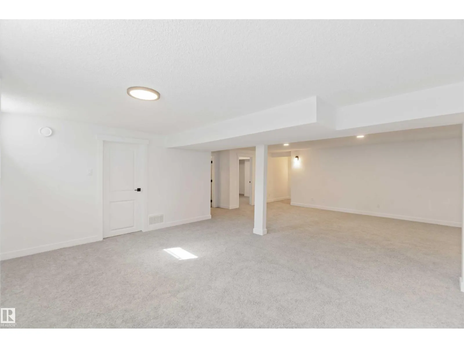 28 LINWOOD CR