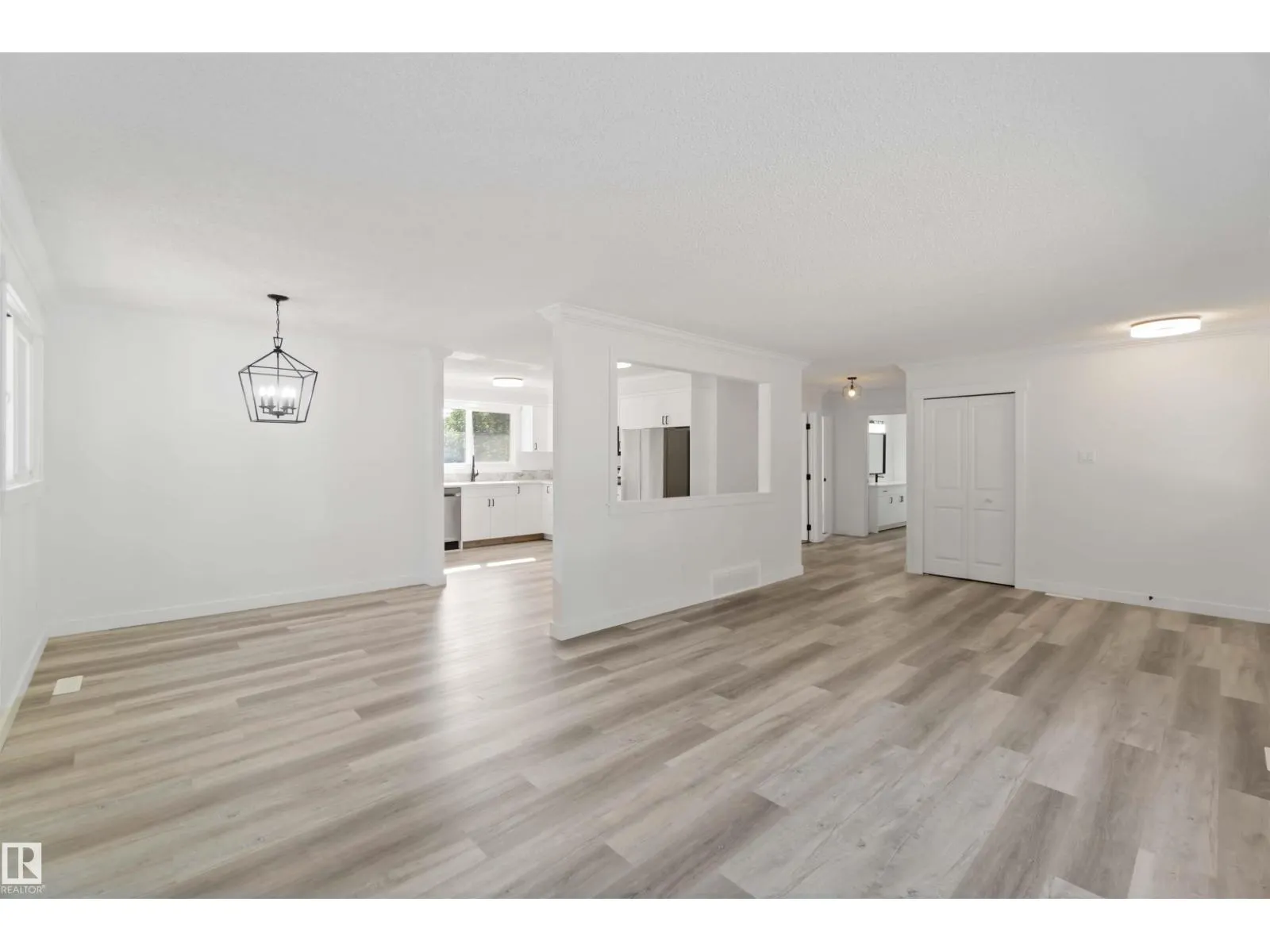 28 LINWOOD CR