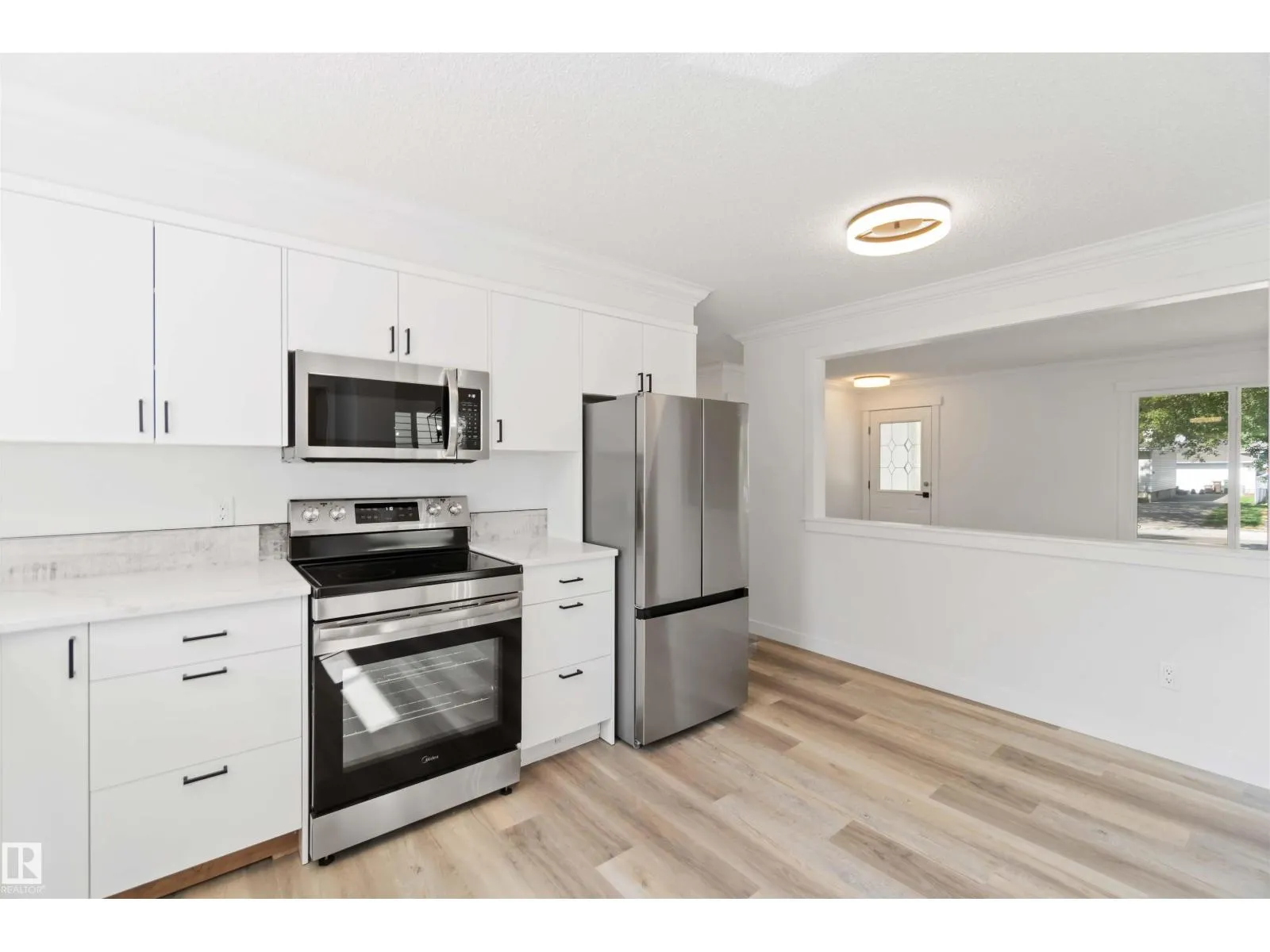 28 LINWOOD CR