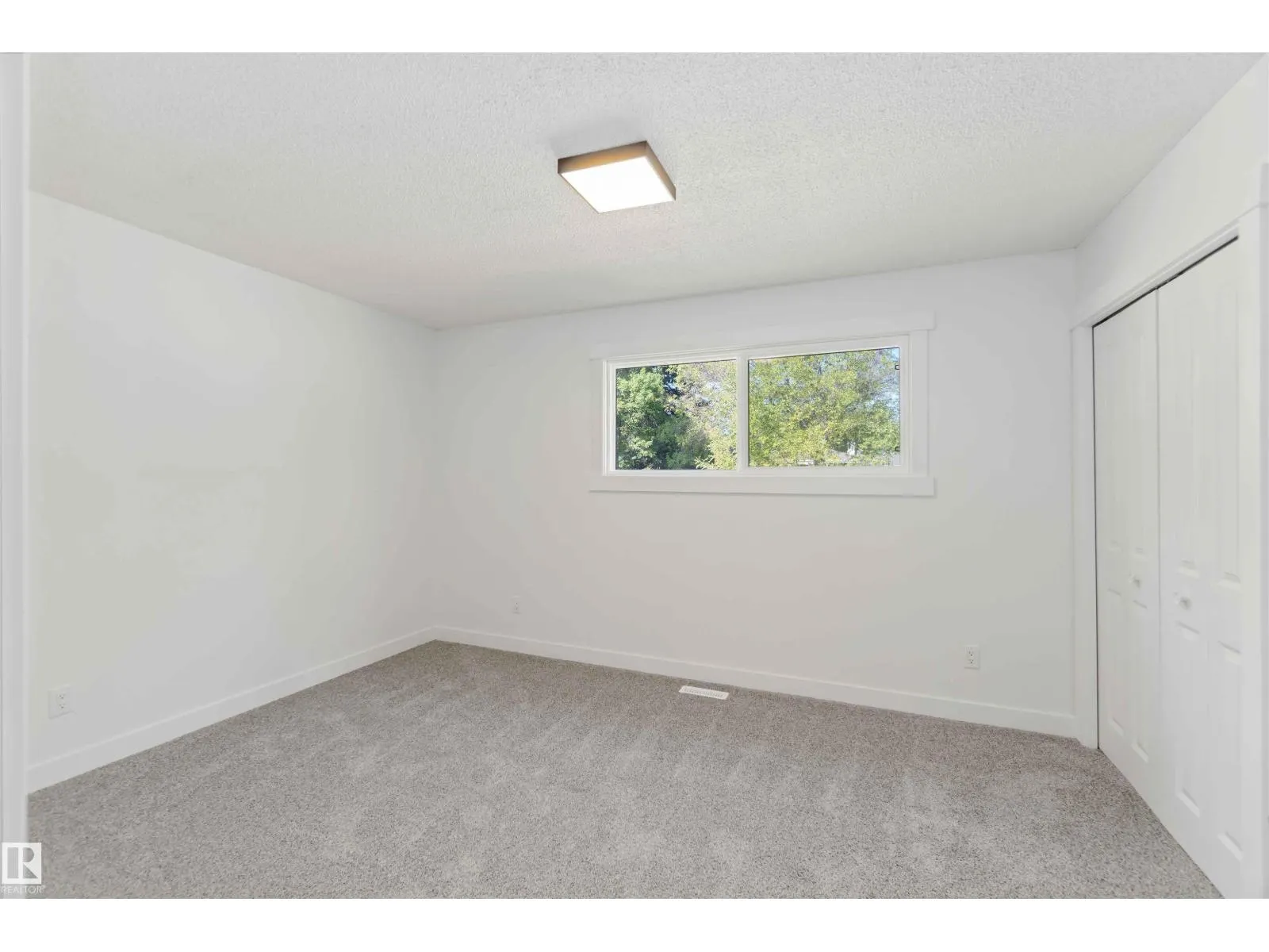 28 LINWOOD CR