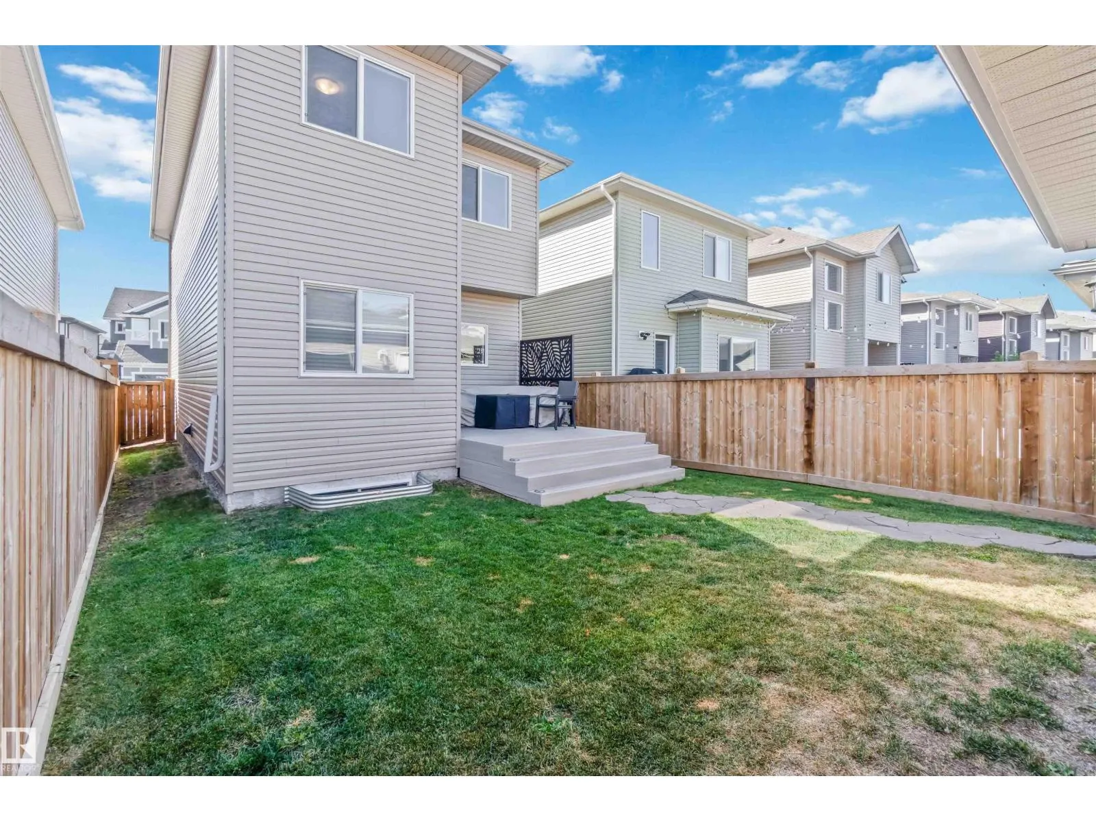 310 BALSAM LI