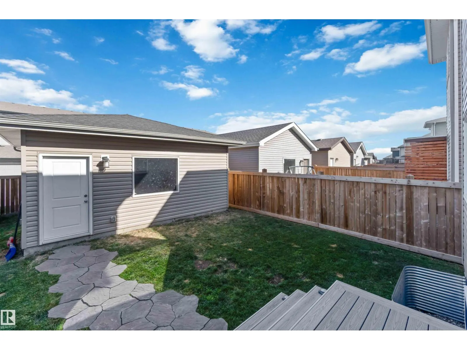310 BALSAM LI