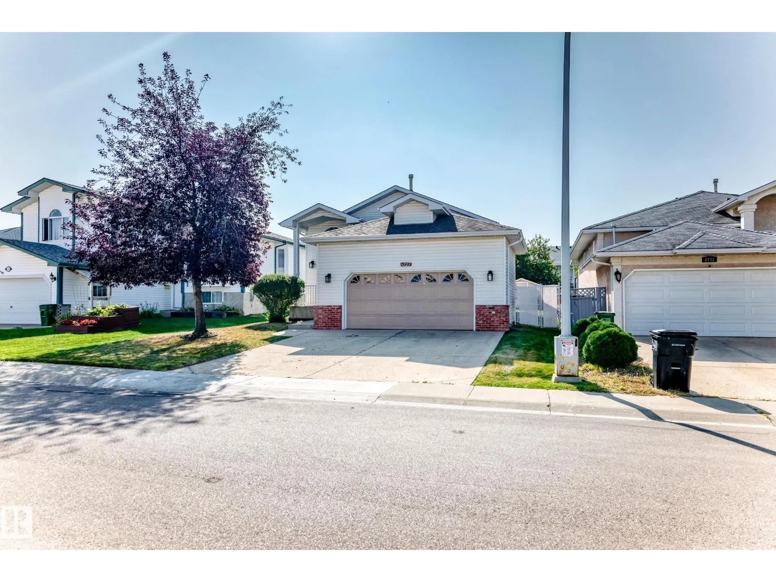 6727 162 AV NW NW
