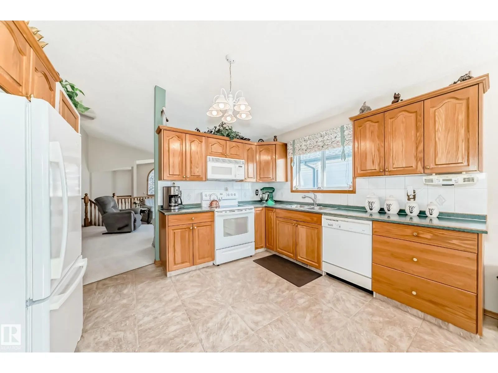 6727 162 AV NW NW