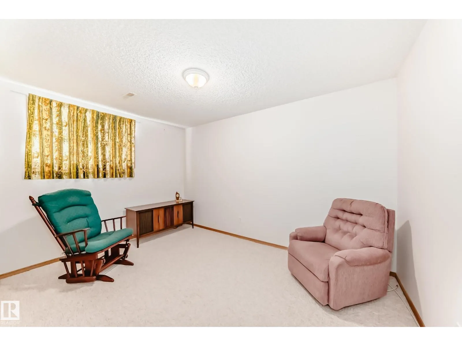 6727 162 AV NW NW