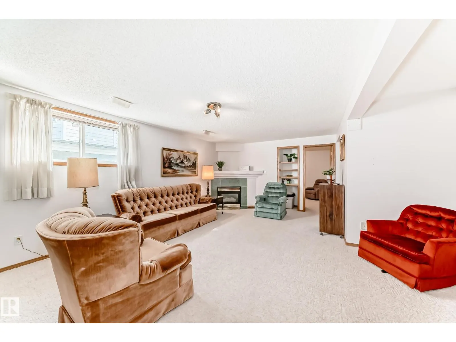 6727 162 AV NW NW