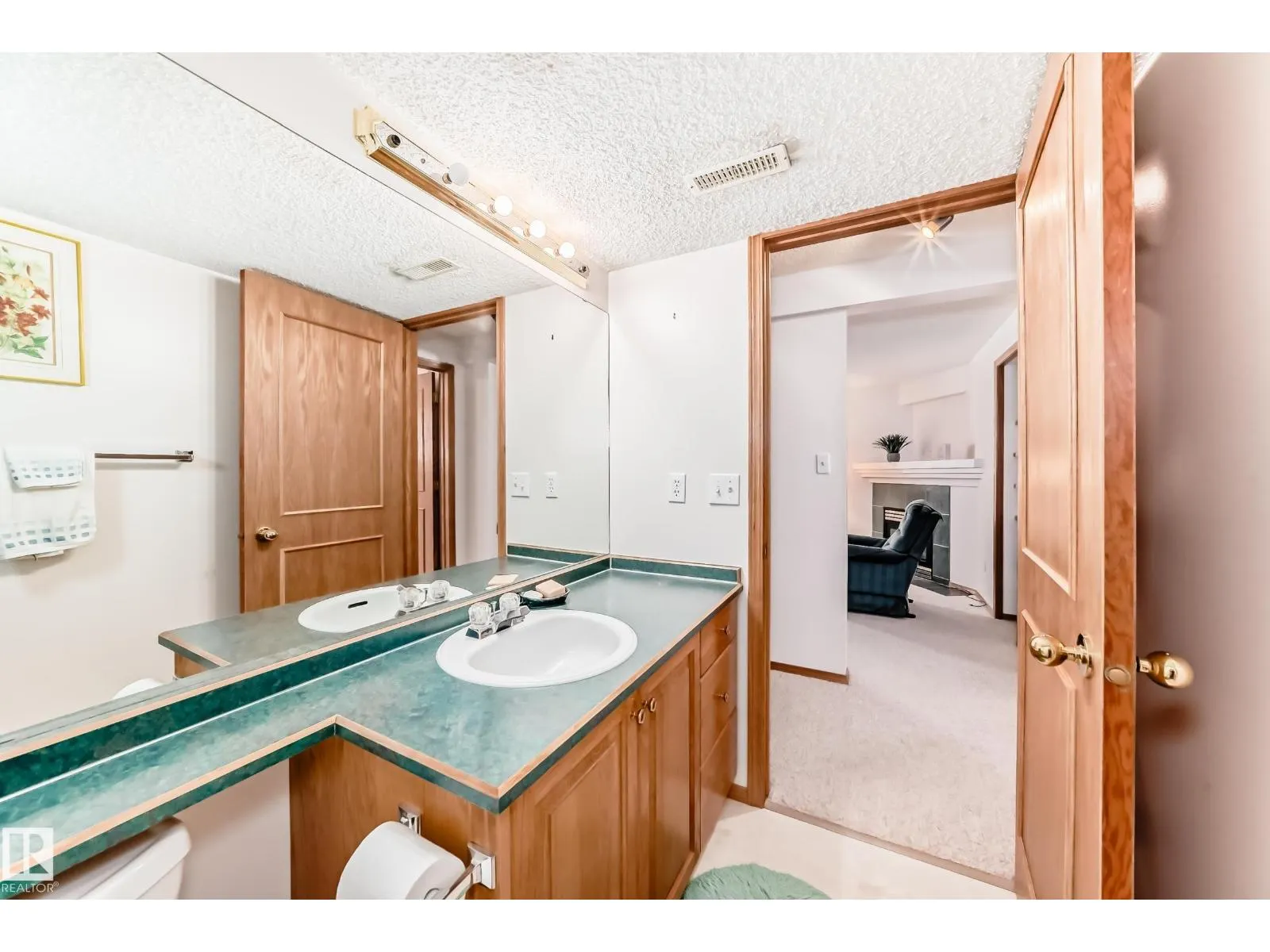 6727 162 AV NW NW