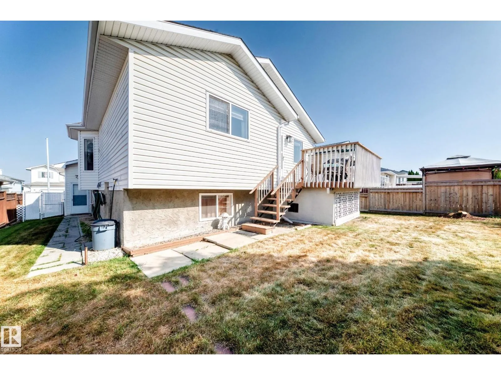 6727 162 AV NW NW