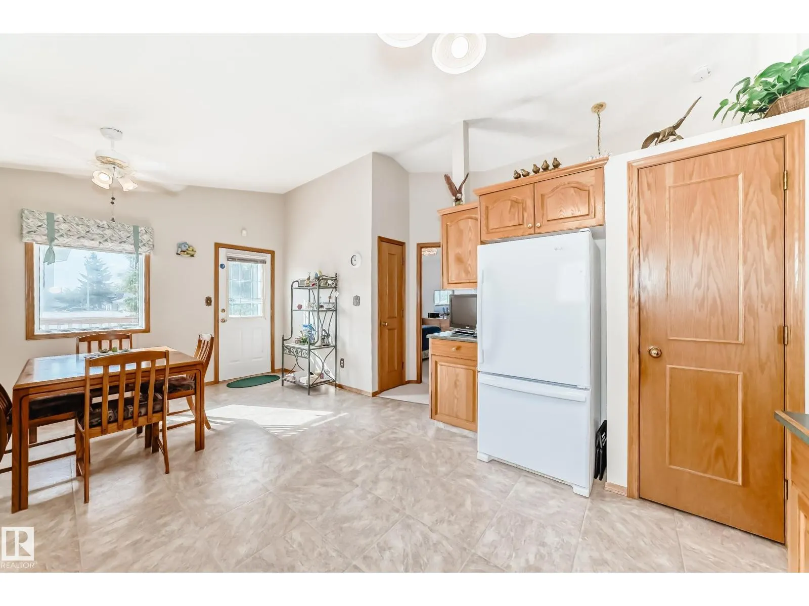 6727 162 AV NW NW