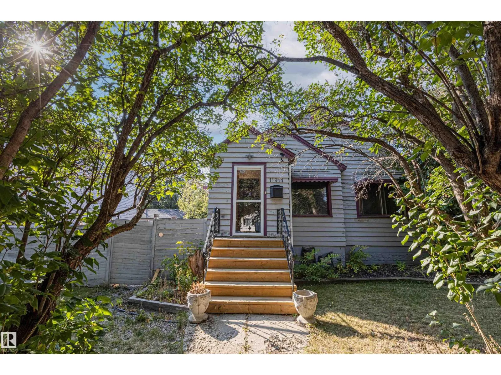 11914 68 ST NW
