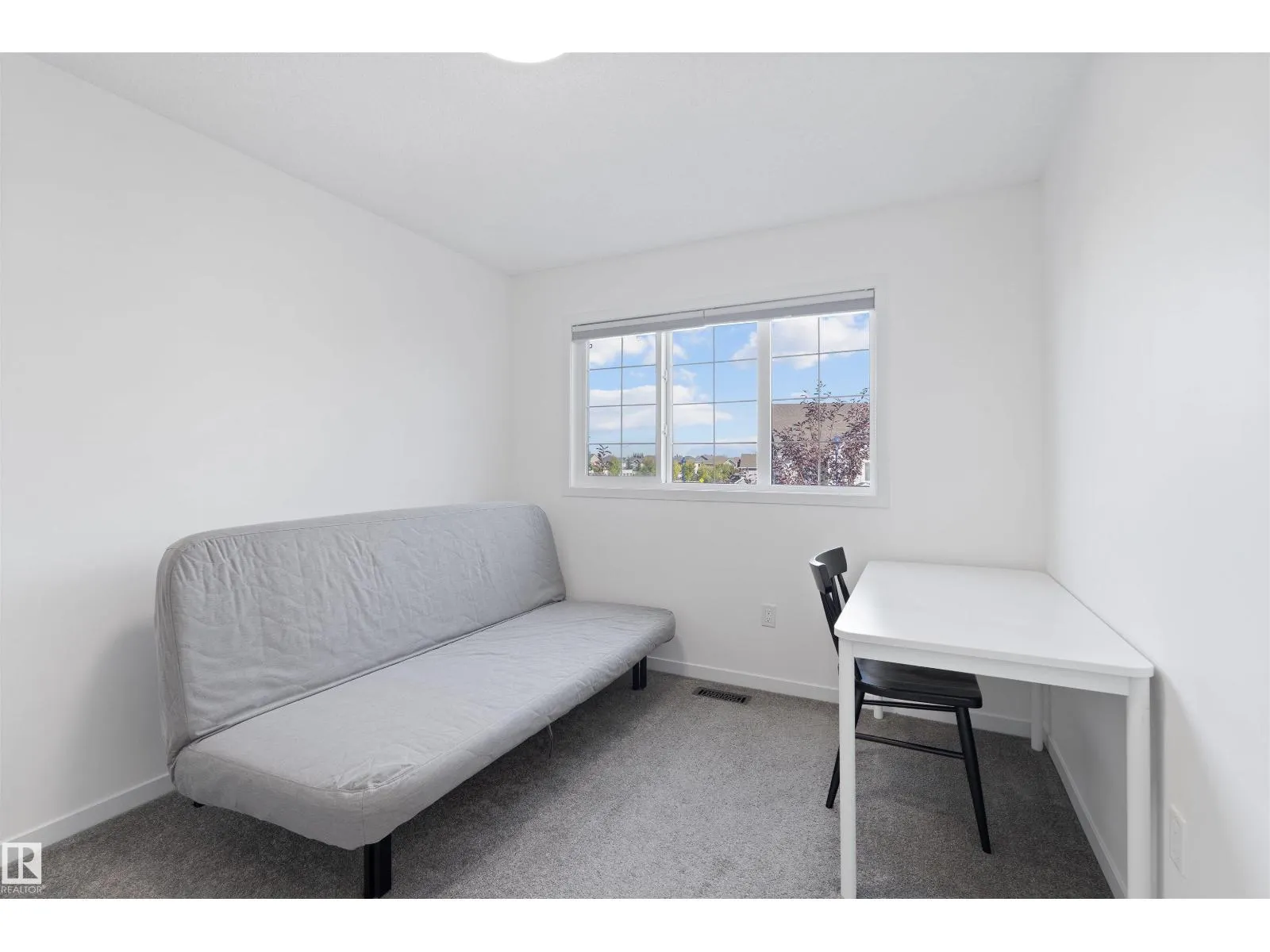 2208 82 ST SW