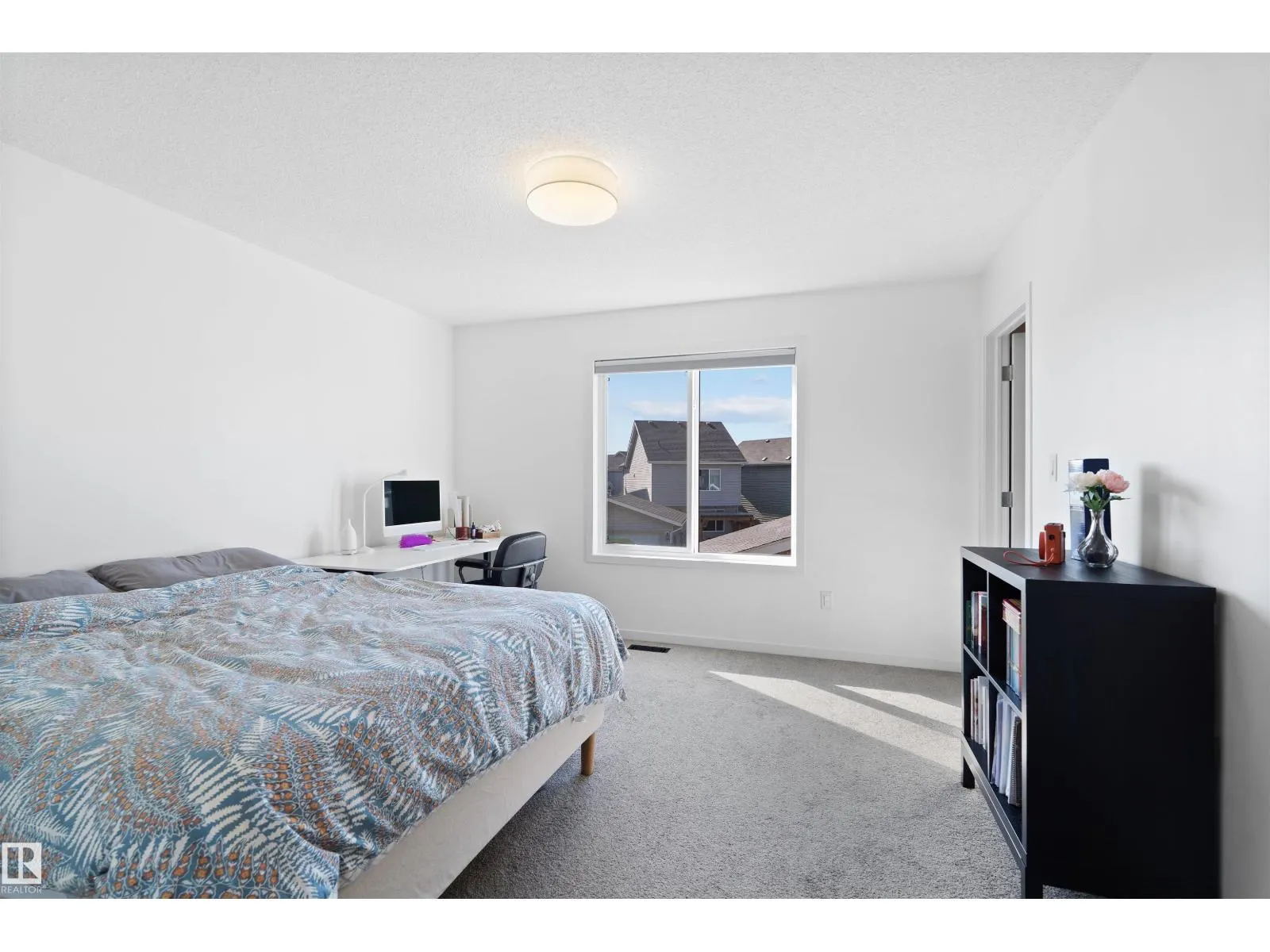 2208 82 ST SW