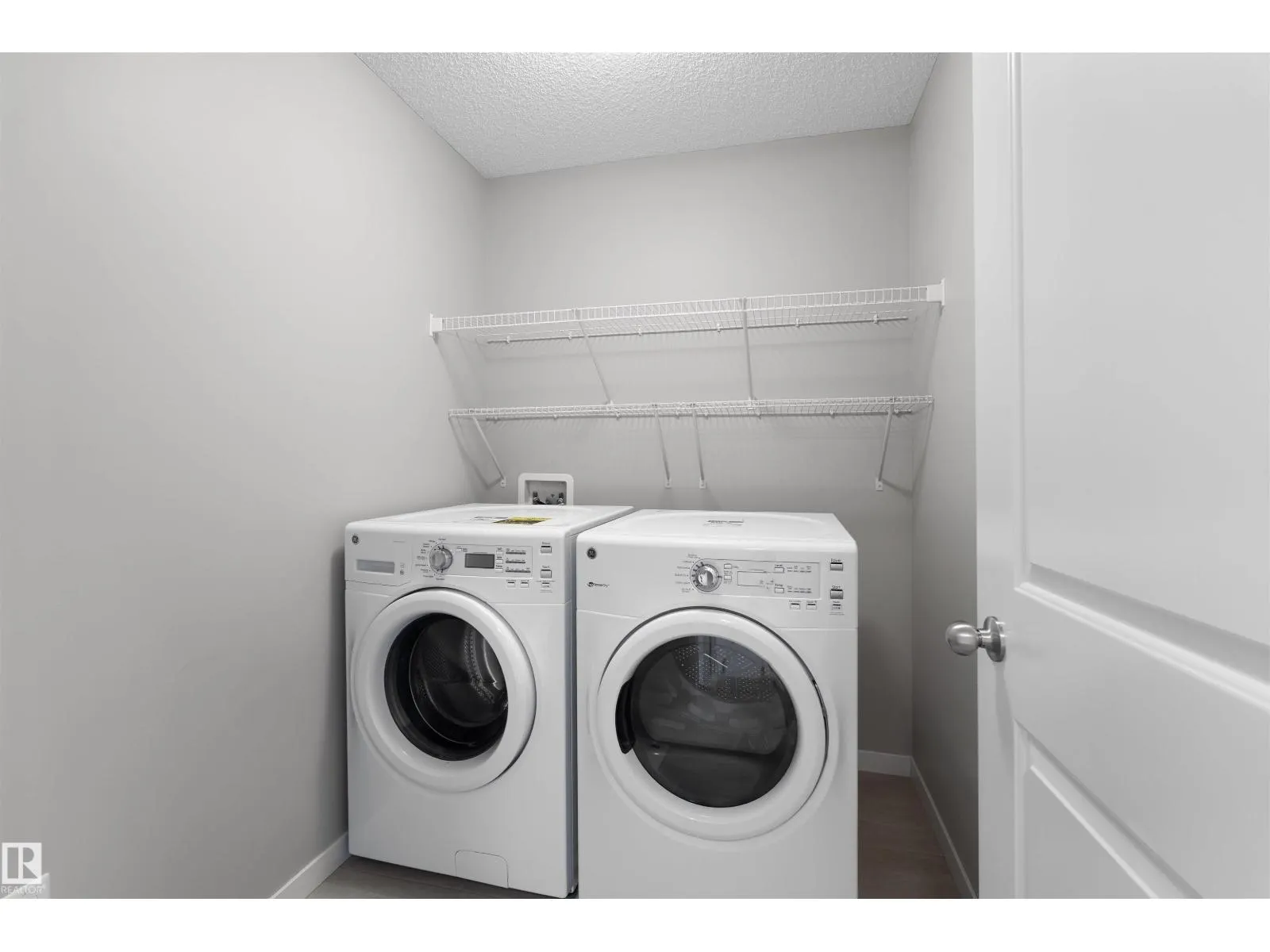 2208 82 ST SW