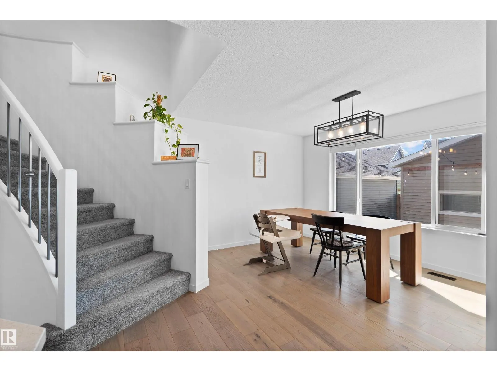 2208 82 ST SW