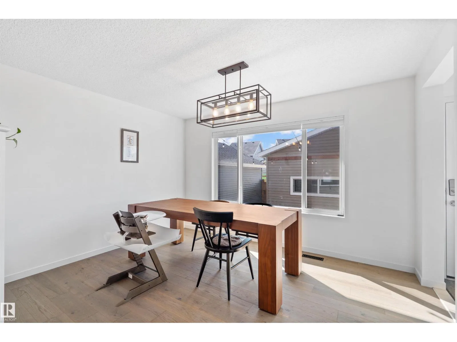 2208 82 ST SW