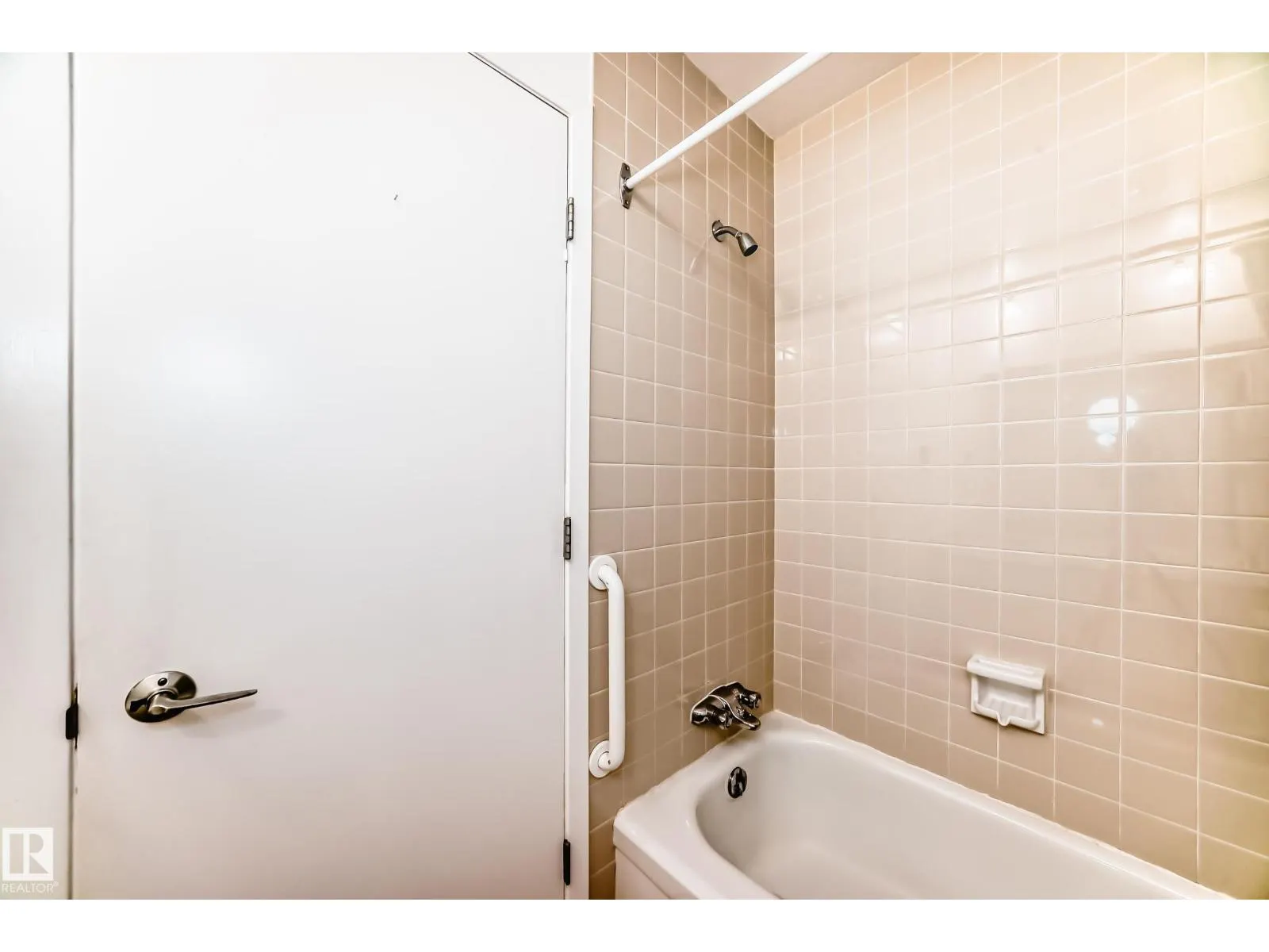 #416 5520 RIVERBEND RD NW