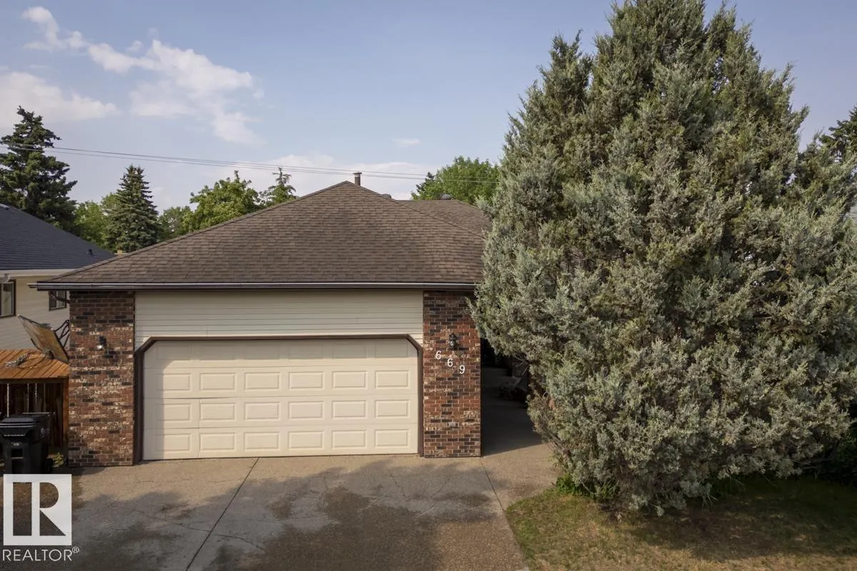 669 VILLAGE DR
