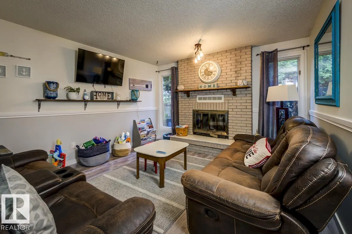 669 VILLAGE DR