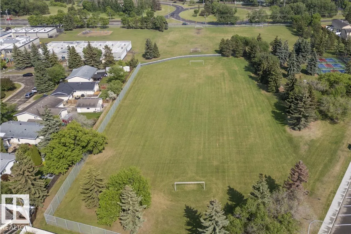 669 VILLAGE DR