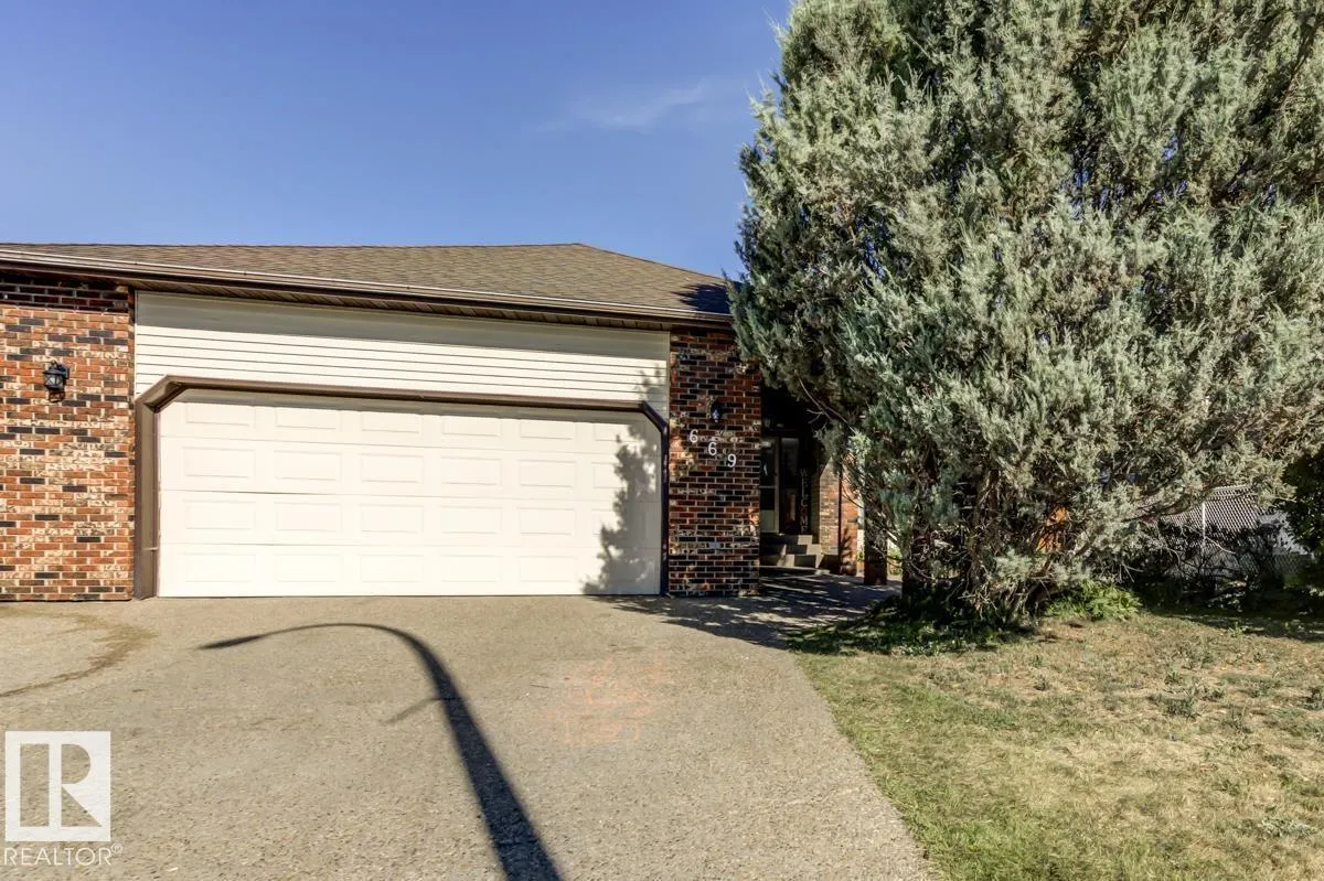 669 VILLAGE DR