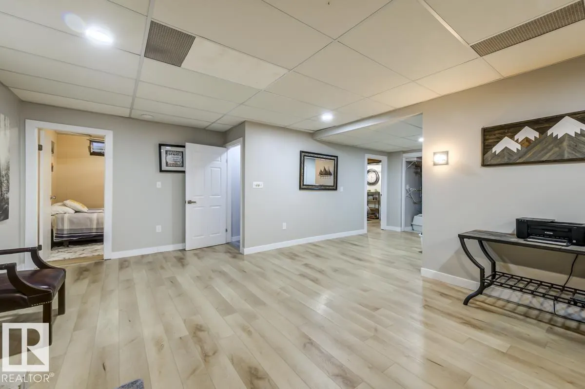 669 VILLAGE DR