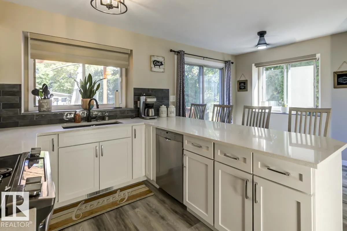 669 VILLAGE DR