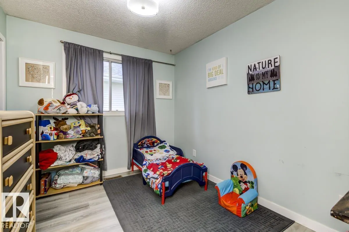 669 VILLAGE DR