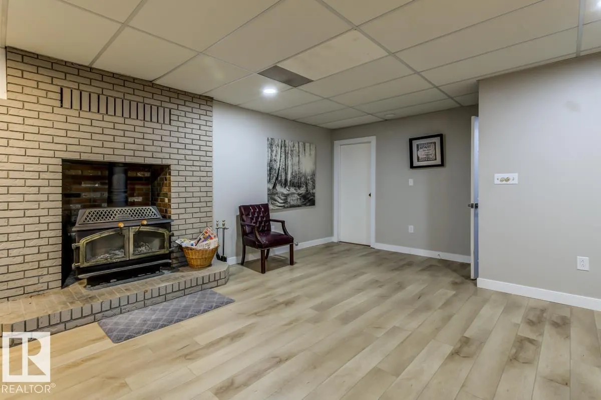 669 VILLAGE DR