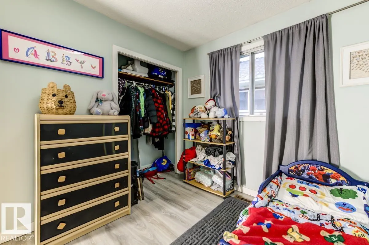 669 VILLAGE DR