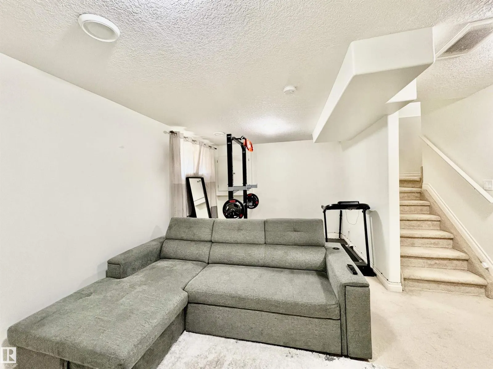 14907 109 AV NW