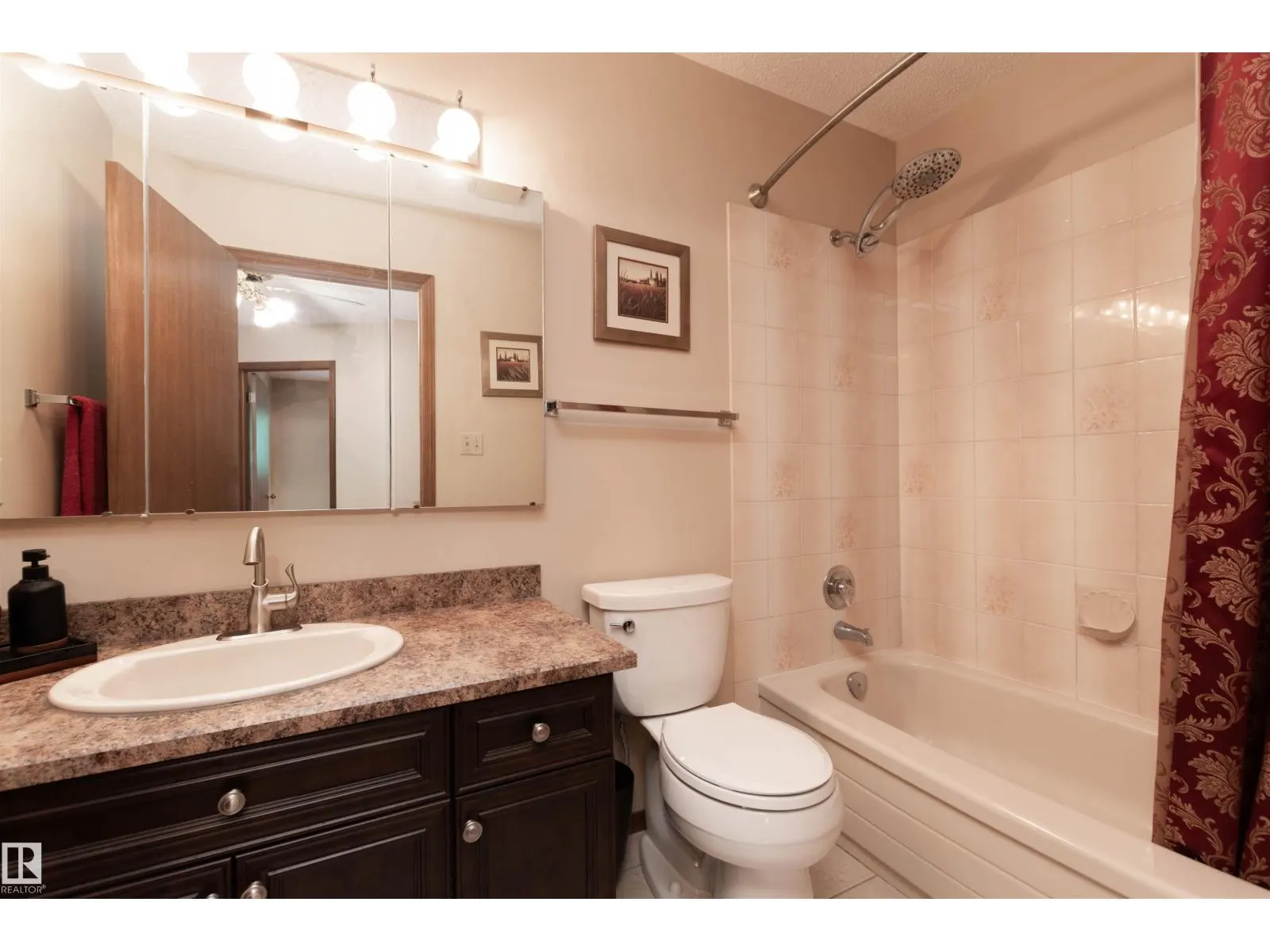 695 MEADOWVIEW DR