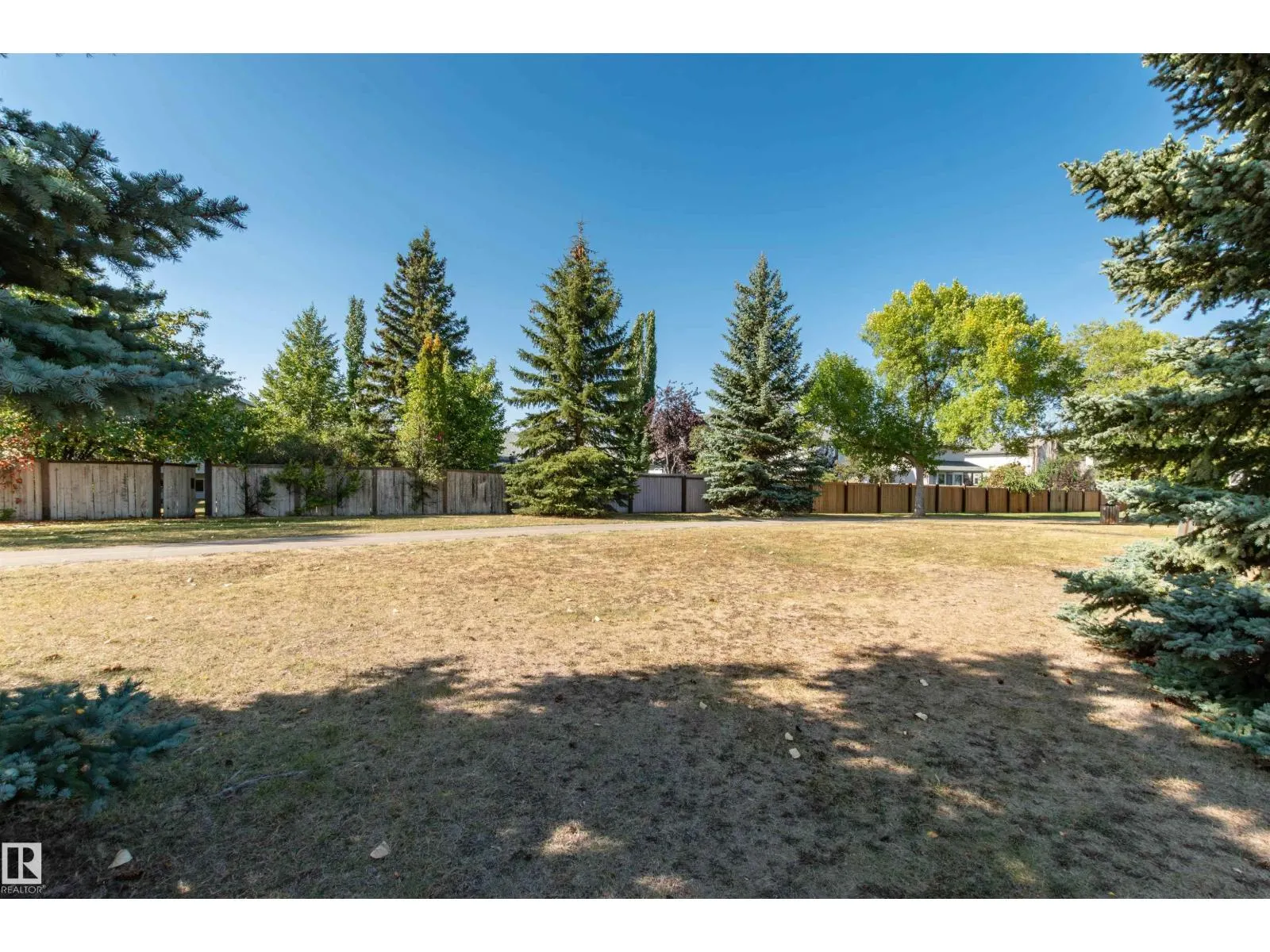 695 MEADOWVIEW DR