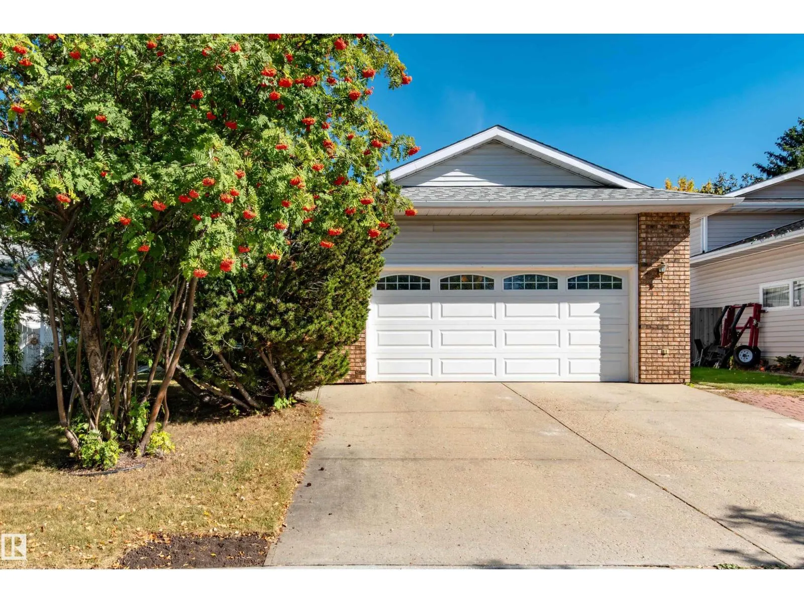 695 MEADOWVIEW DR