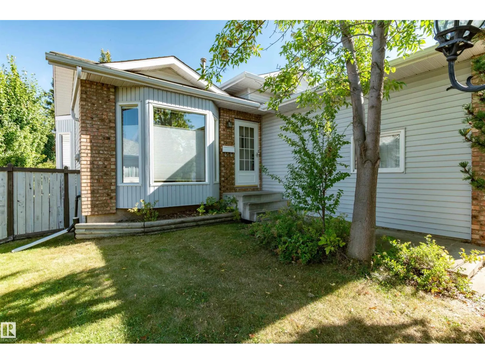 695 MEADOWVIEW DR