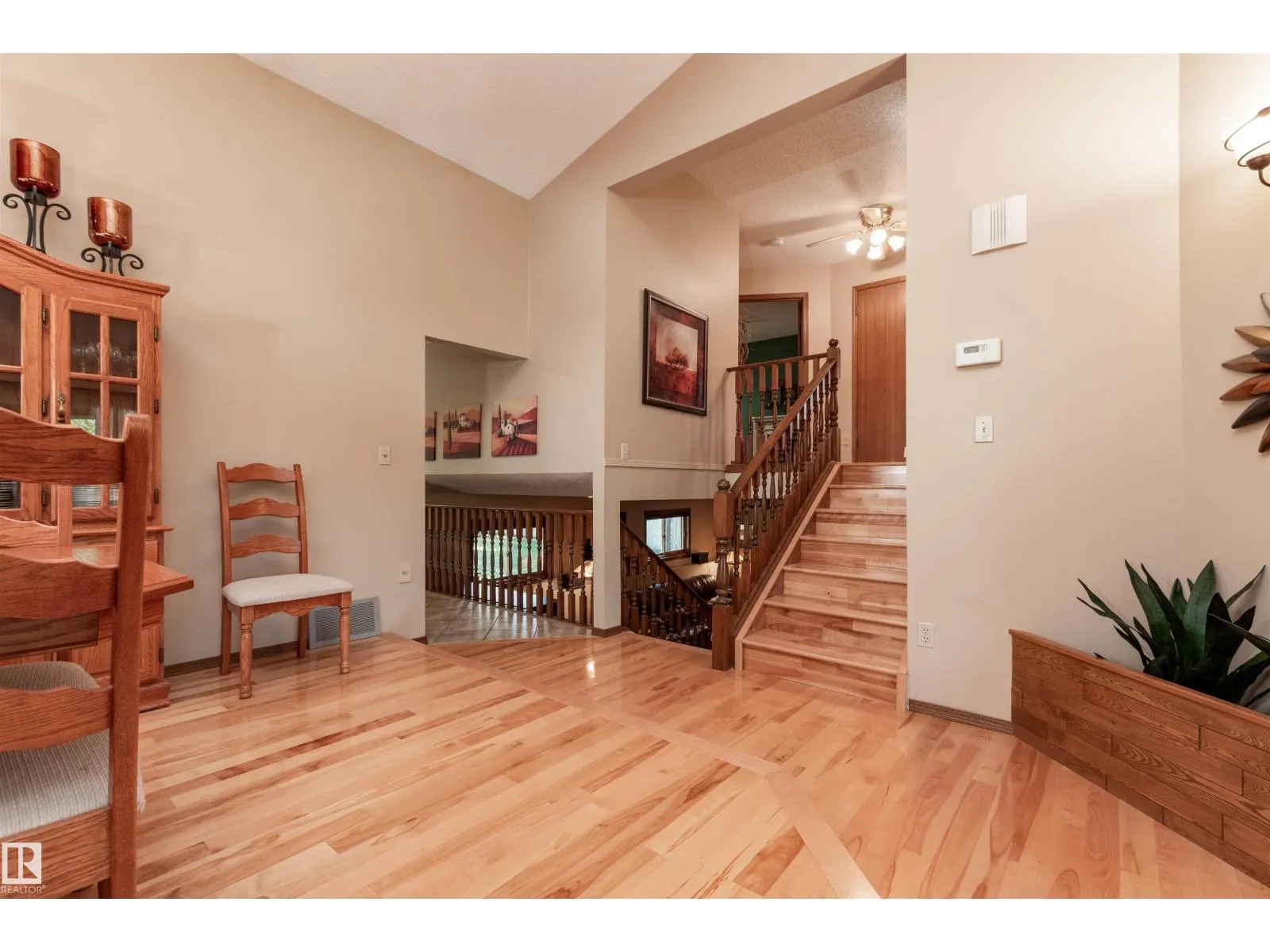 695 MEADOWVIEW DR