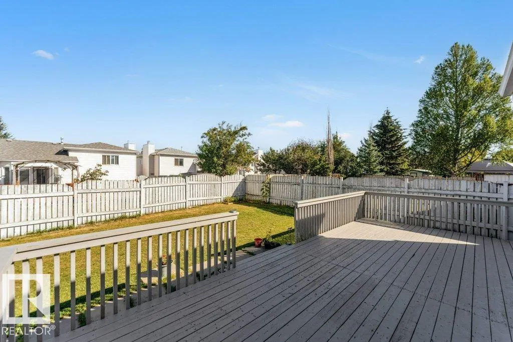 18416 77 AV NW